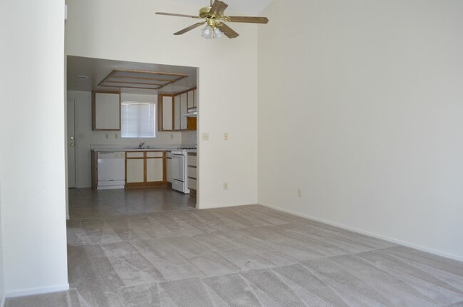 Photo - Desert Villas Apartments