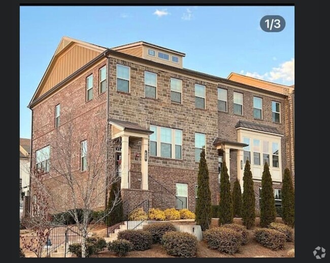 Building Photo - Spacious 4BR Townhome in Woodstock