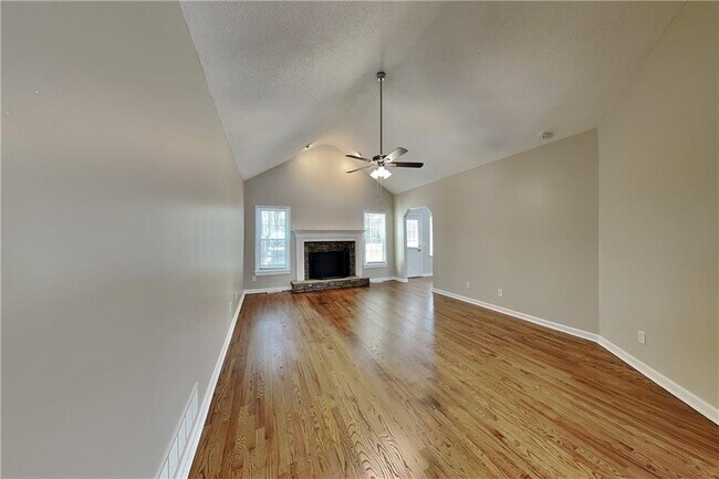 Photo - 411 Saddle Brooke Dr