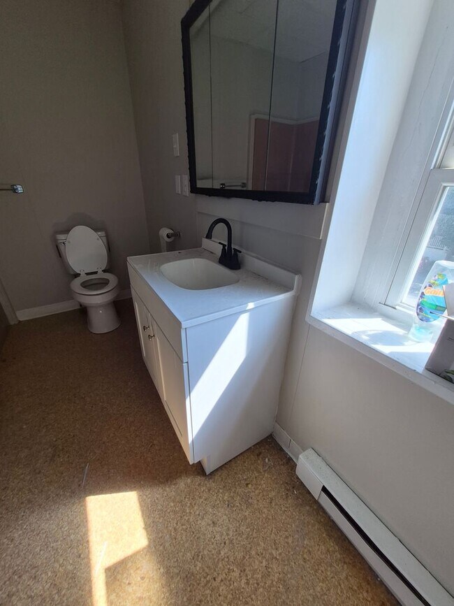 Photo - 250 S Poplar St Unit Apt. 1