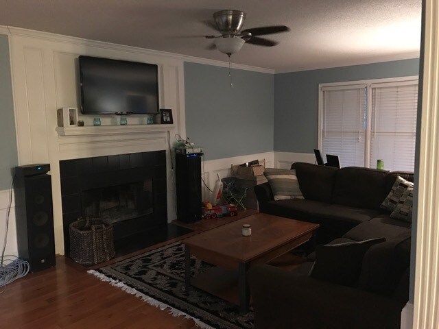 Living room - 108 Double Branch Court House