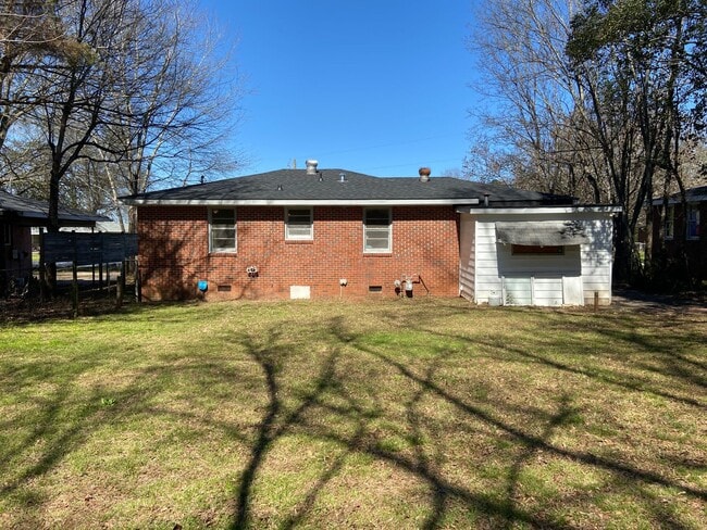 Photo - ***3 Bedroom / 1 Bathroom House for Rent in Columbus GA 31903***