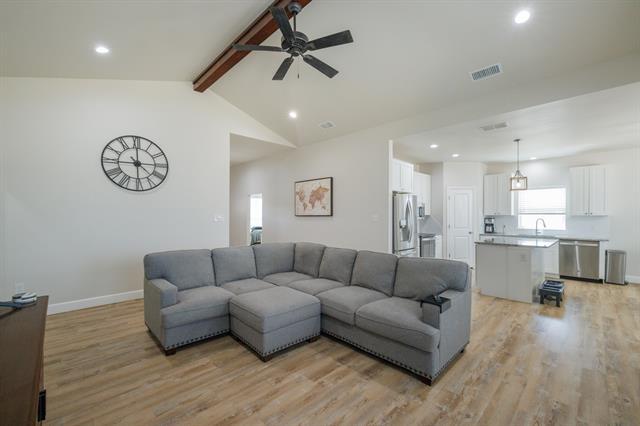 7446 Sleepy Hollow Ln