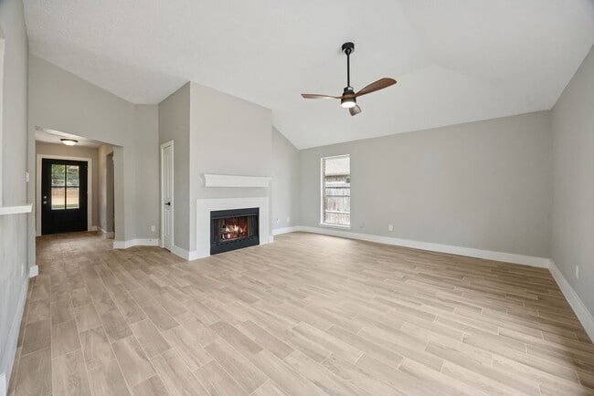 Photo - 2942 Waterloo Rd