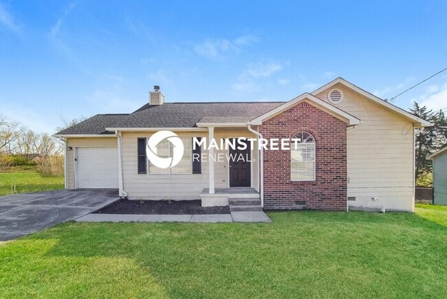 Photo - 3 Bedroom Pet-Friendly Home in KNOXVILLE, TN with Main Street Renewal