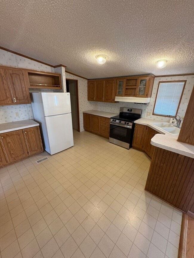 Photo - READY TO VIEW NOW! Adorable 3 Bed 2 Bath Home in New River NO HOA