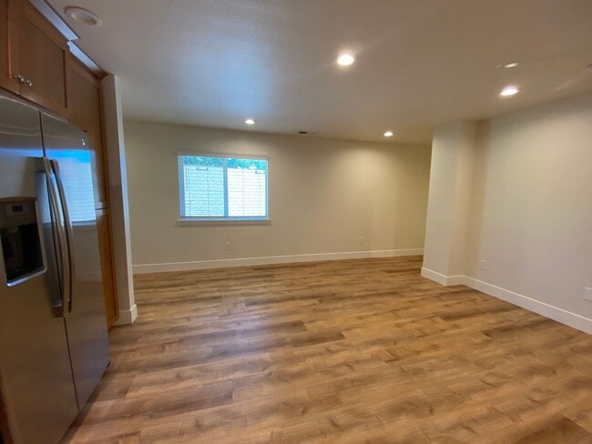 Photo - 606 West St