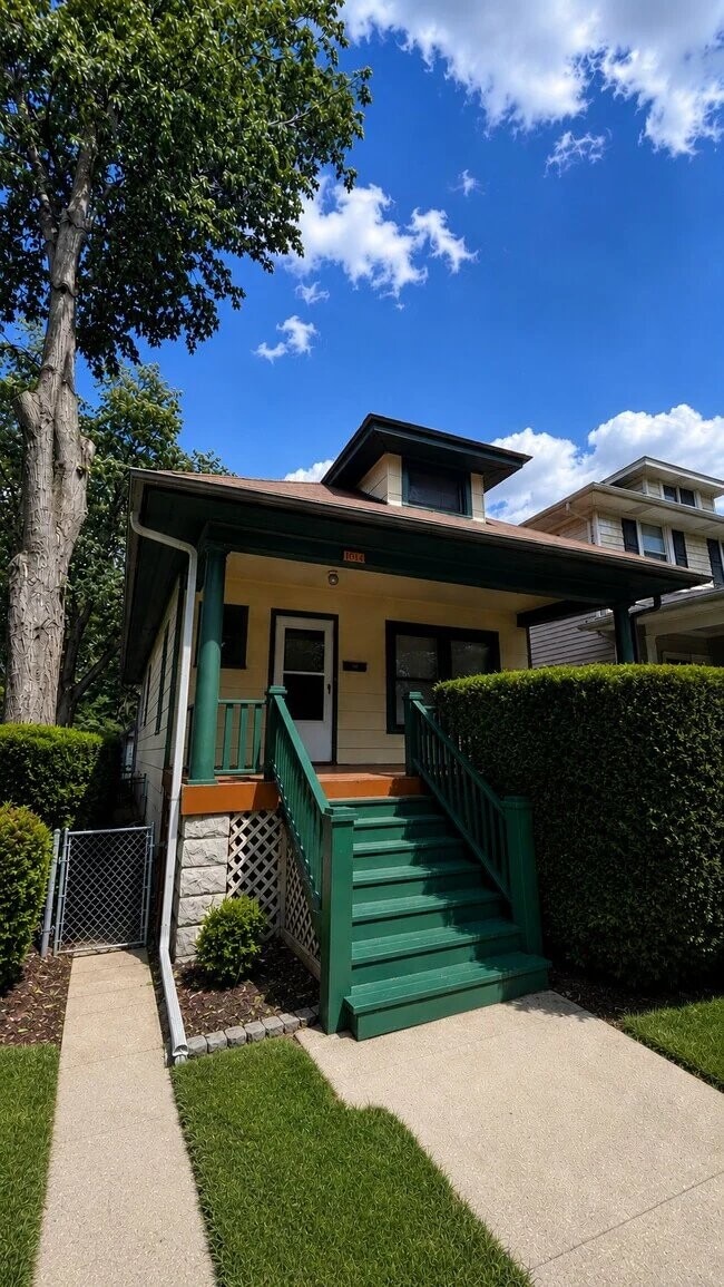 1014 Gunderson Ave