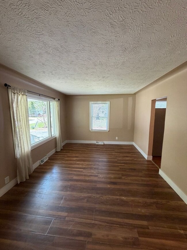 Photo - Secluded & Charming 3BR/1BA in Lansing — Section 8 Approved