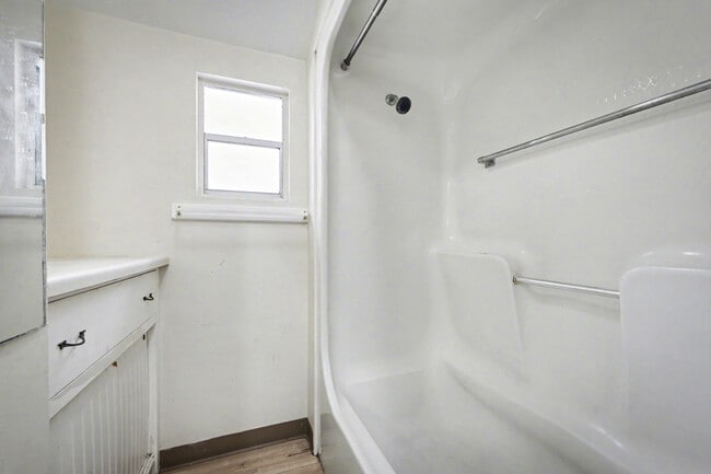 Photo - 2652 Merwyn Rd