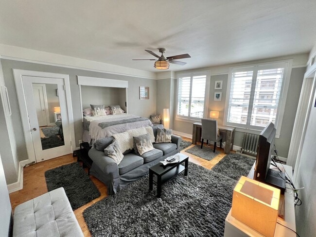 455 E Ocean Blvd Unit 1007