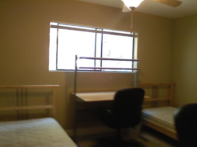 Photo - 10982 Roebling Ave Unidad 4