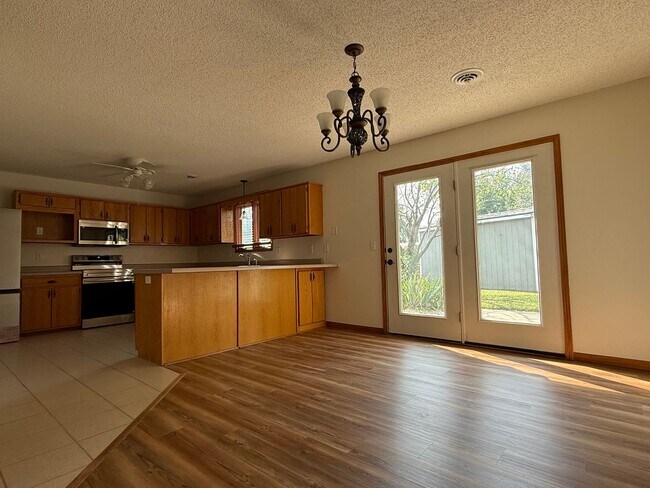 Photo - 3916 Fox Ridge Dr