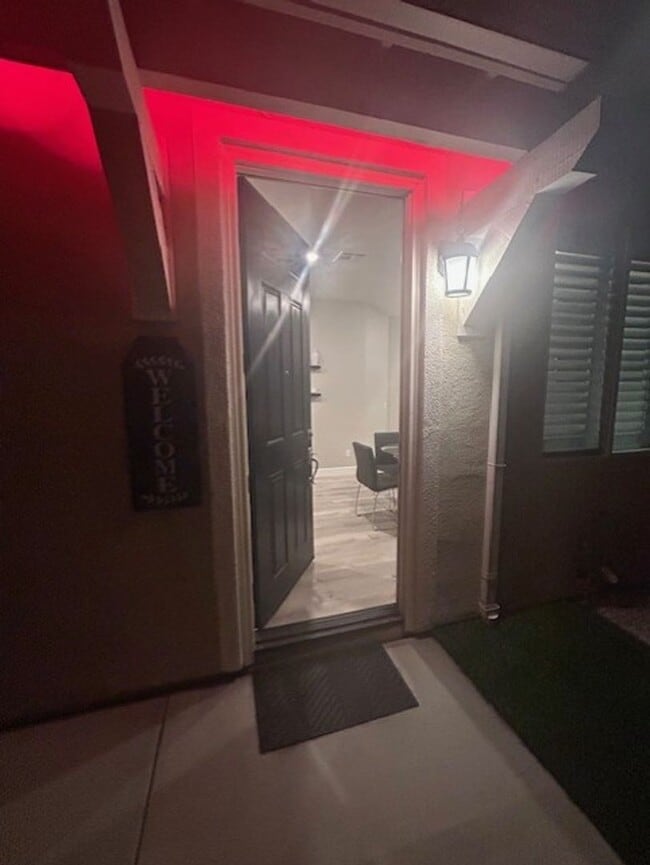 Building Photo - Table Rock