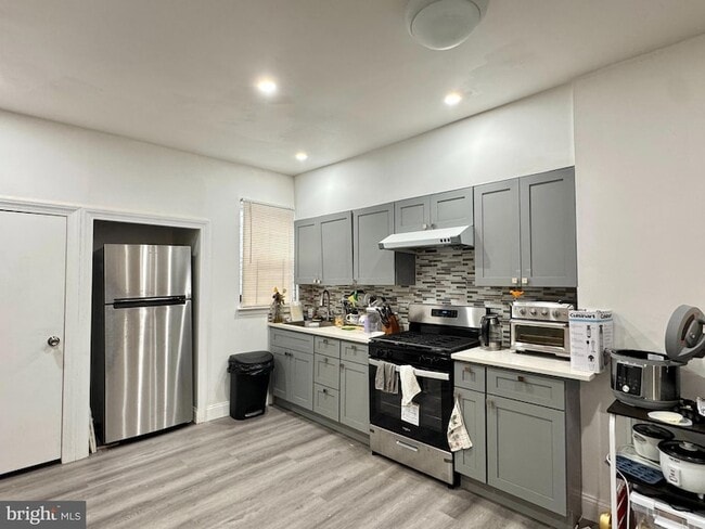 Photo - 323 N Preston St
