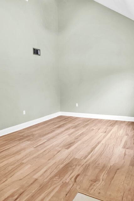 Photo - 310 Cedar Ave N