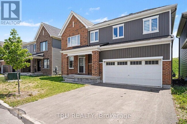 Photo - 748 Eminence St