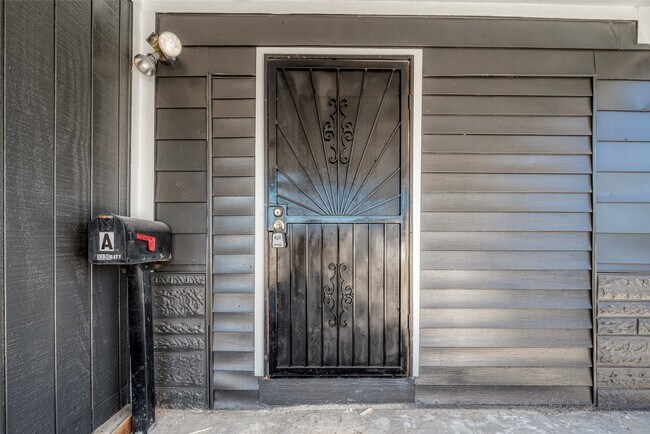 Photo - 3320 Hays St