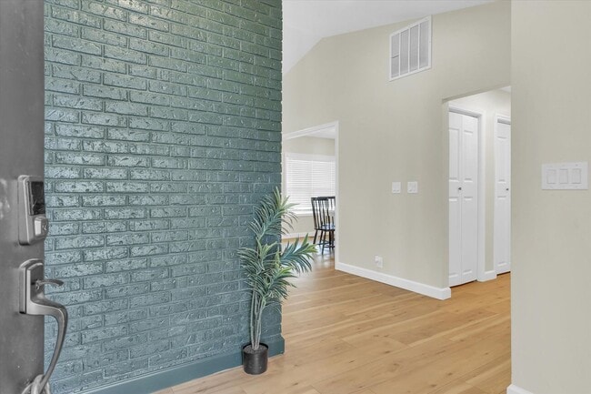 4011 Danbury Dr