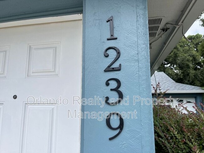 Photo - 1239 E Ridgewood St