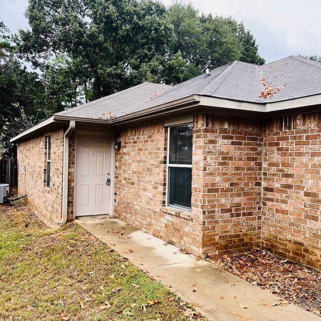 Building Photo - 15500 County Rd 1148