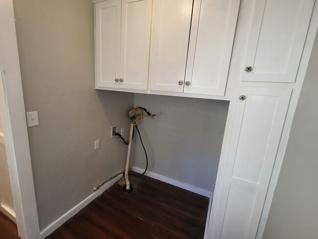 Photo - Beautiful 3 bedroom house with granite cou...