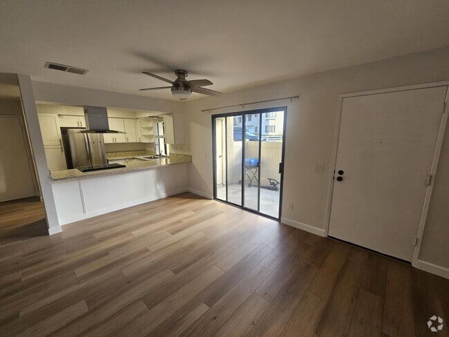 Building Photo - 1504 Concord Way Unit Condo