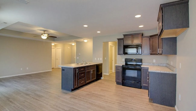 Photo - 3 Bedroom Rental Home in Republic - fully ...