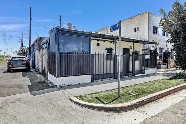Photo - 9808 S Central Ave