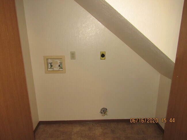 Building Photo - 2809 NW 46th St Unit 2809 NW 46th Street Apt A