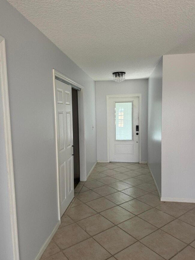Photo - 121 Beaumont Ln