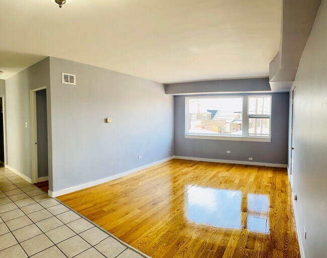 Photo - 4446 S Archer Ave Unit 2