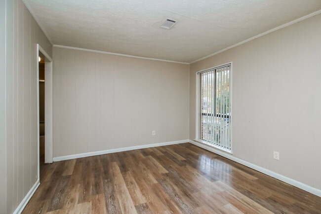 Photo - 9050 Spillers Dr SW