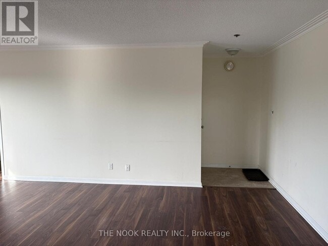 Photo - 948 Simcoe St N Unit A