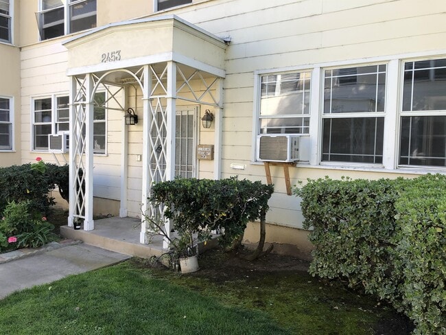 Photo - 2453 Silver Lake Blvd Unidad 2453-B