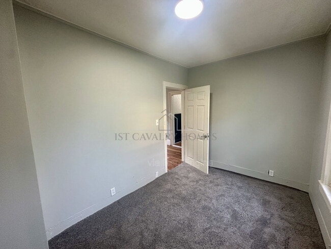 Photo - 251 Arch St