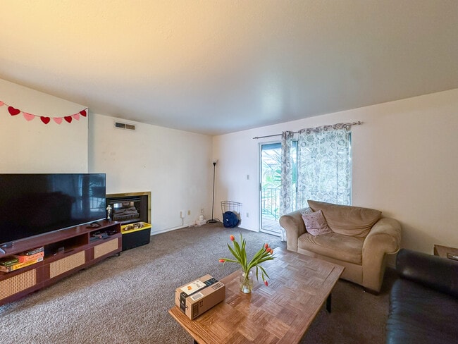 Photo - 724 W 1720 N