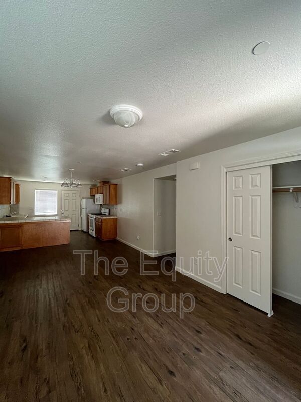 Photo - 2232 W Lark Ave