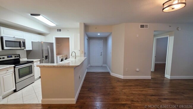 Photo - 5090 Fairways Cir Unit H105