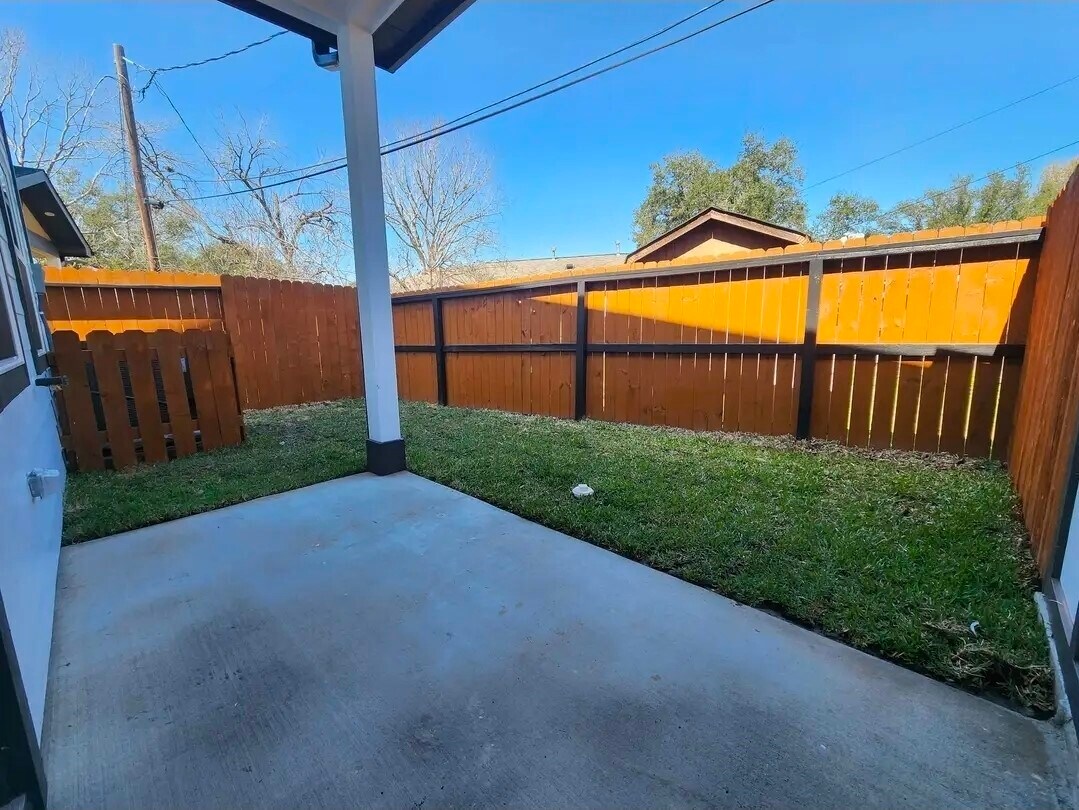 Photo - 1002 Natchez Ave