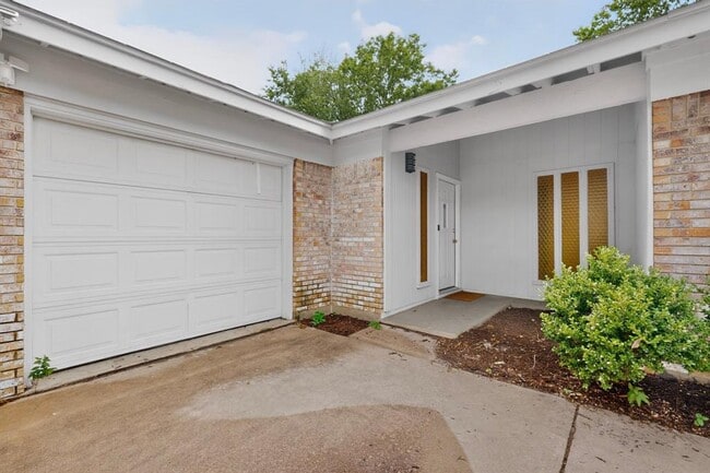 Photo - 9807 Dallum Dr