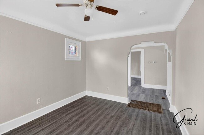 Photo - $1300 3 bedroom bungalow