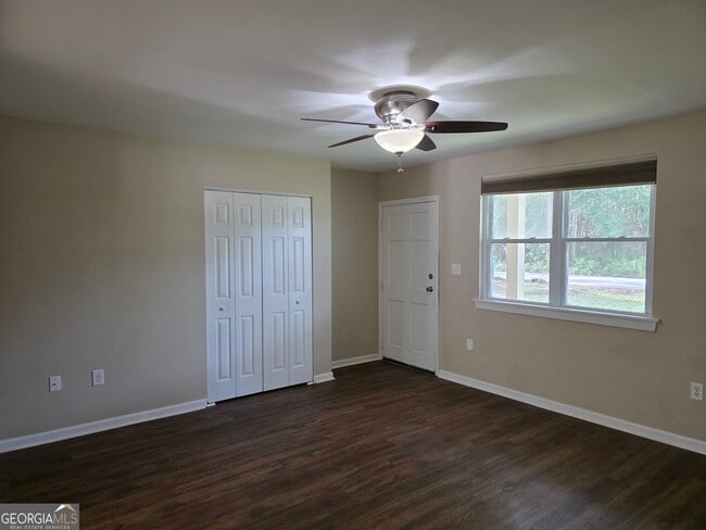 Photo - 308 W 6th St