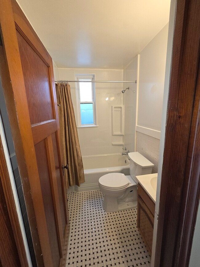 Photo - 302 Folcroft St Unidad 2nd Floor Apt