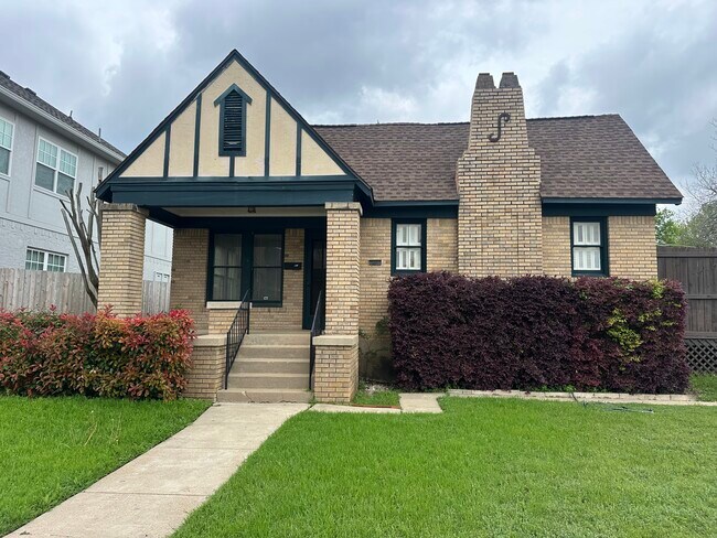 Photo - 2600 Lubbock Ave House