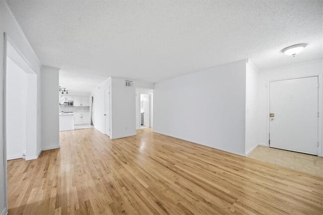 Photo - 26 Arpege Way NW