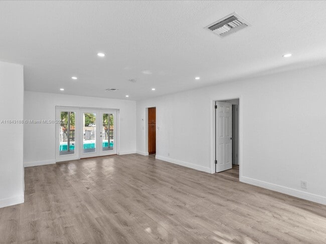 Photo - 1501 SW 57th Ave