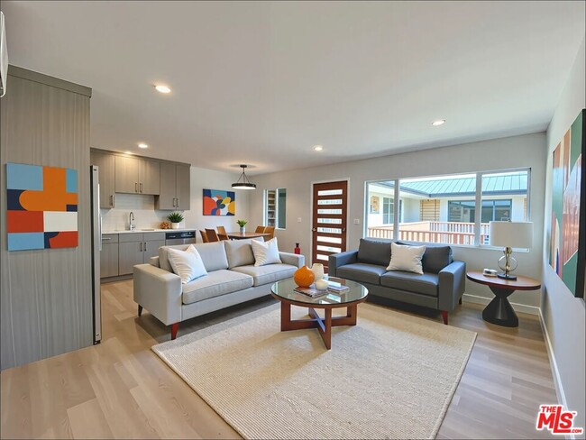 Building Photo - 3207 W 3rd St Unit 1B Rental