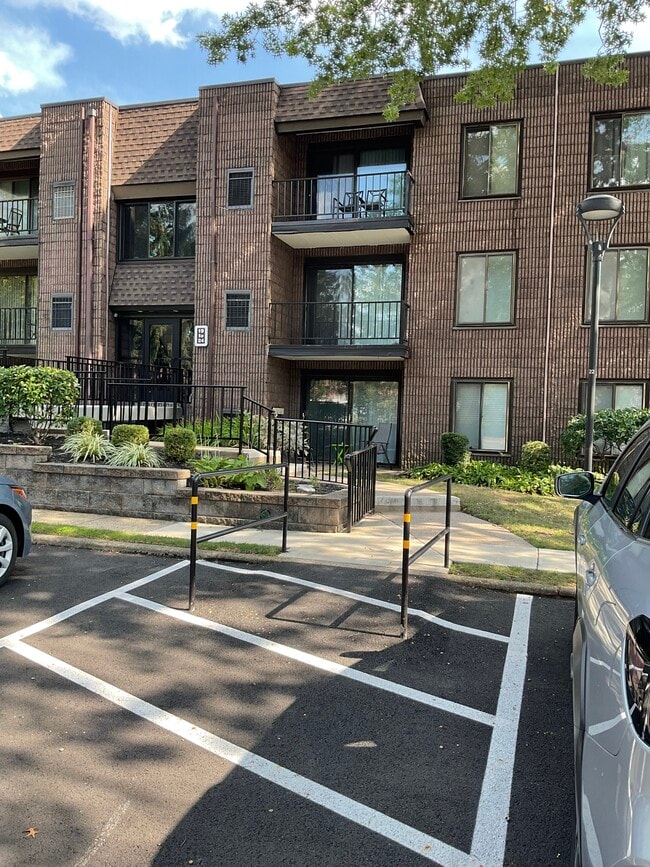 Photo - 23 Oakridge Dr