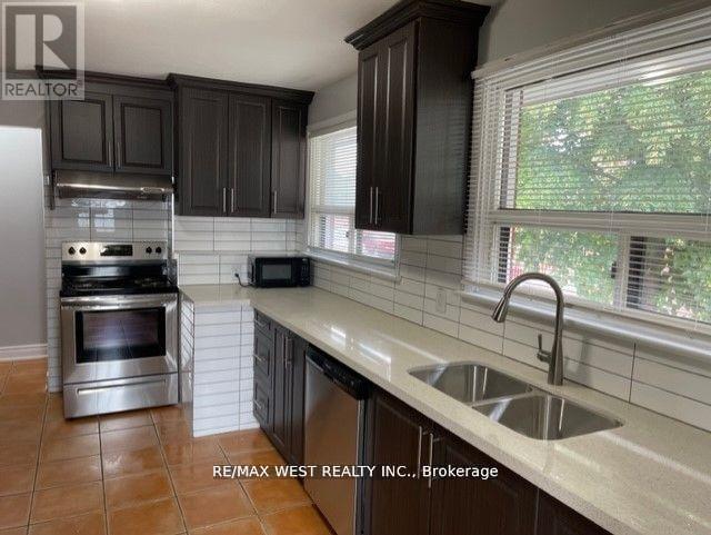 Photo - 3165 Weston Rd